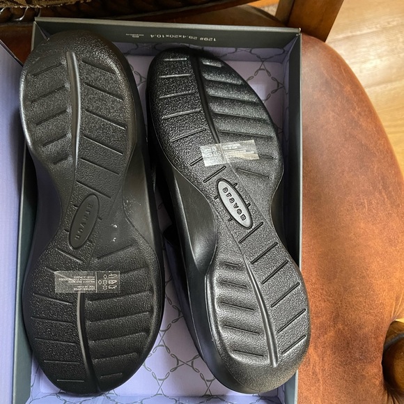ARAVON SHOES SIZE 9. - Picture 1 of 3